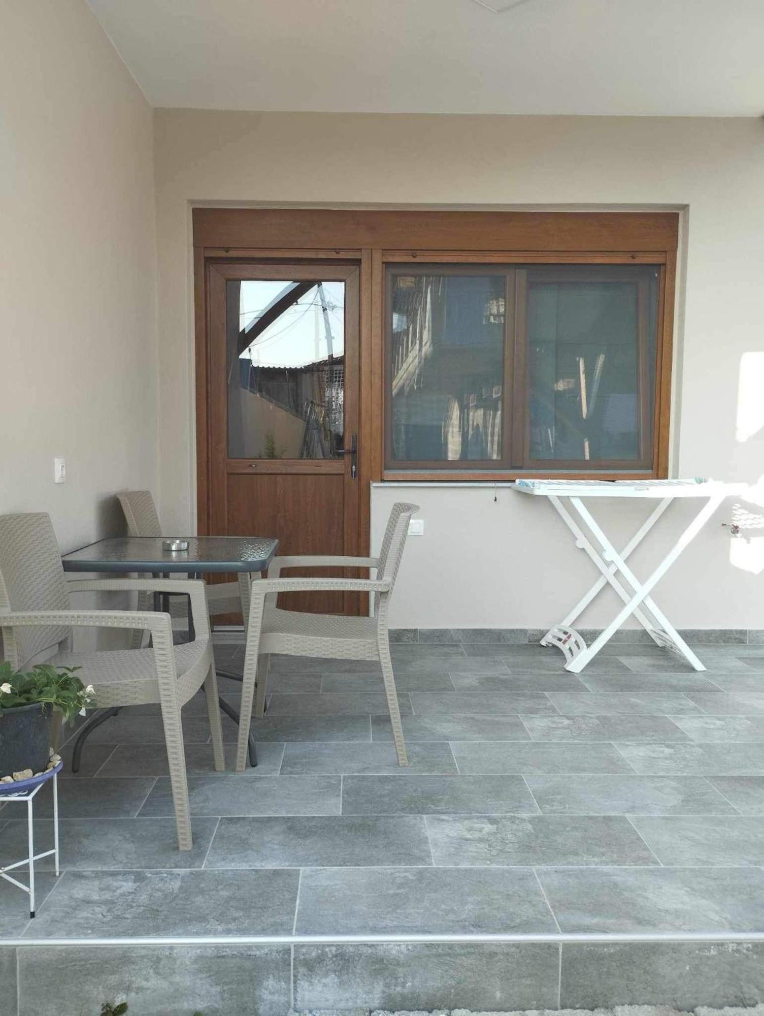 Daniela Apartments Nea Roda Exterior photo