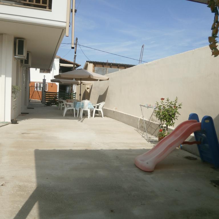 Daniela Apartments Nea Roda Exterior photo
