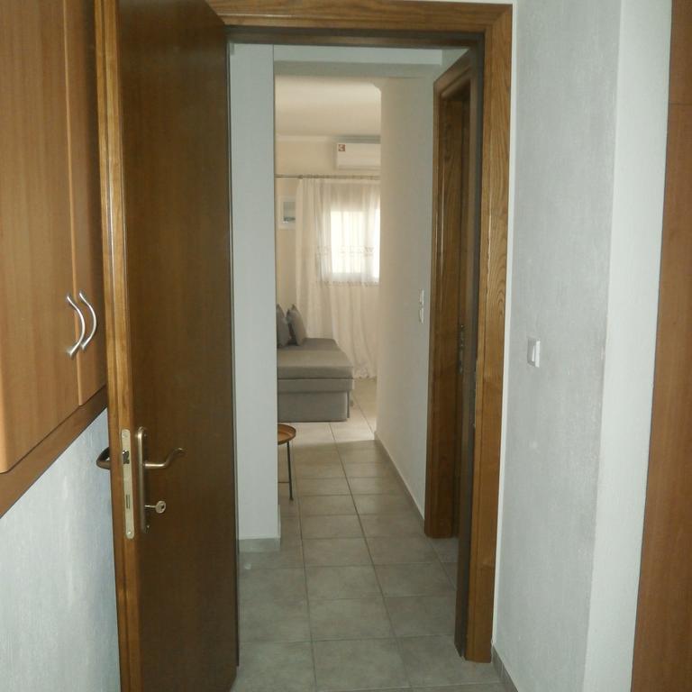 Daniela Apartments Nea Roda Exterior photo