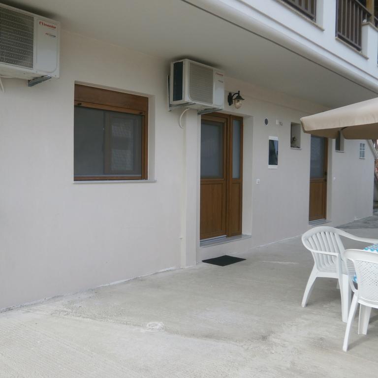 Daniela Apartments Nea Roda Exterior photo